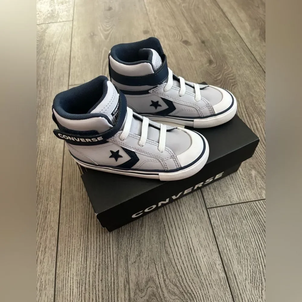 Converse High-Tops in Light Gray and Dark Blue